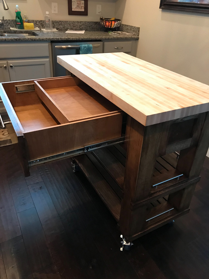 https://www.countrymouldings.com/images/photo-gallery/unfinished-maple-butcher-block-countertop-9210.jpg